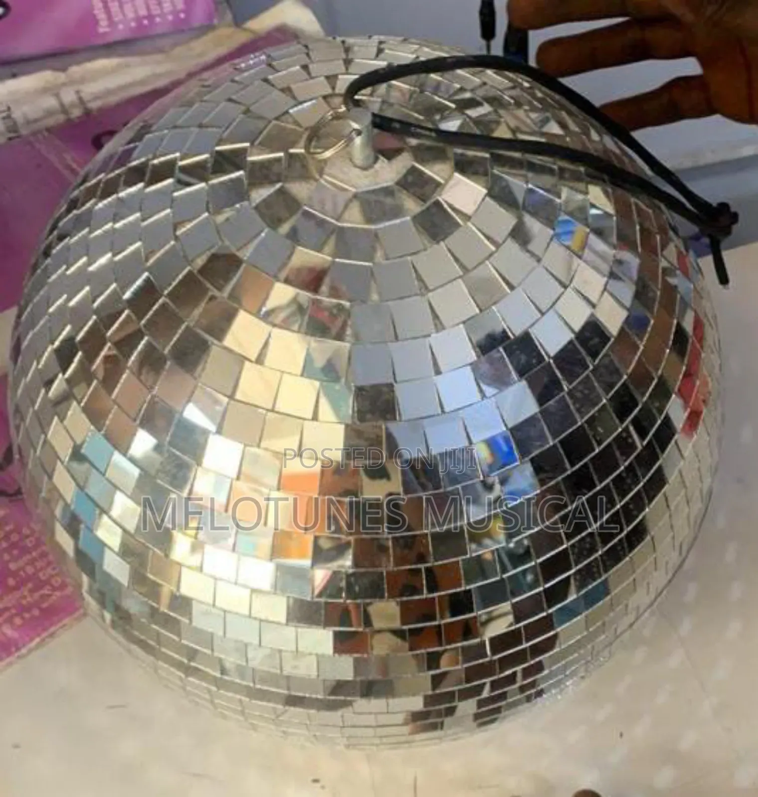 Mirror Disco Ball 30x30 {Silver}