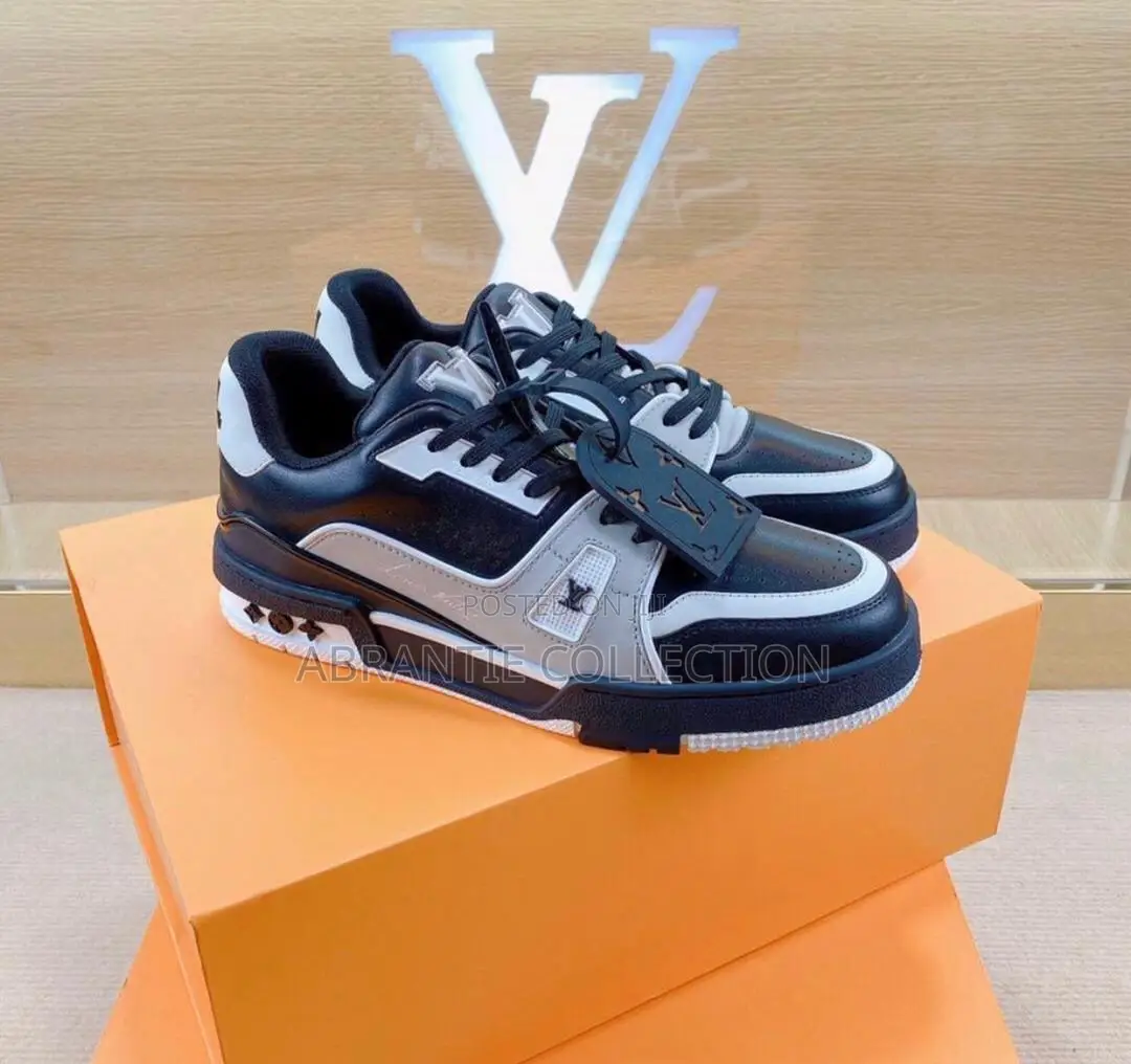 Louis Vuitton Black/White Sneaker