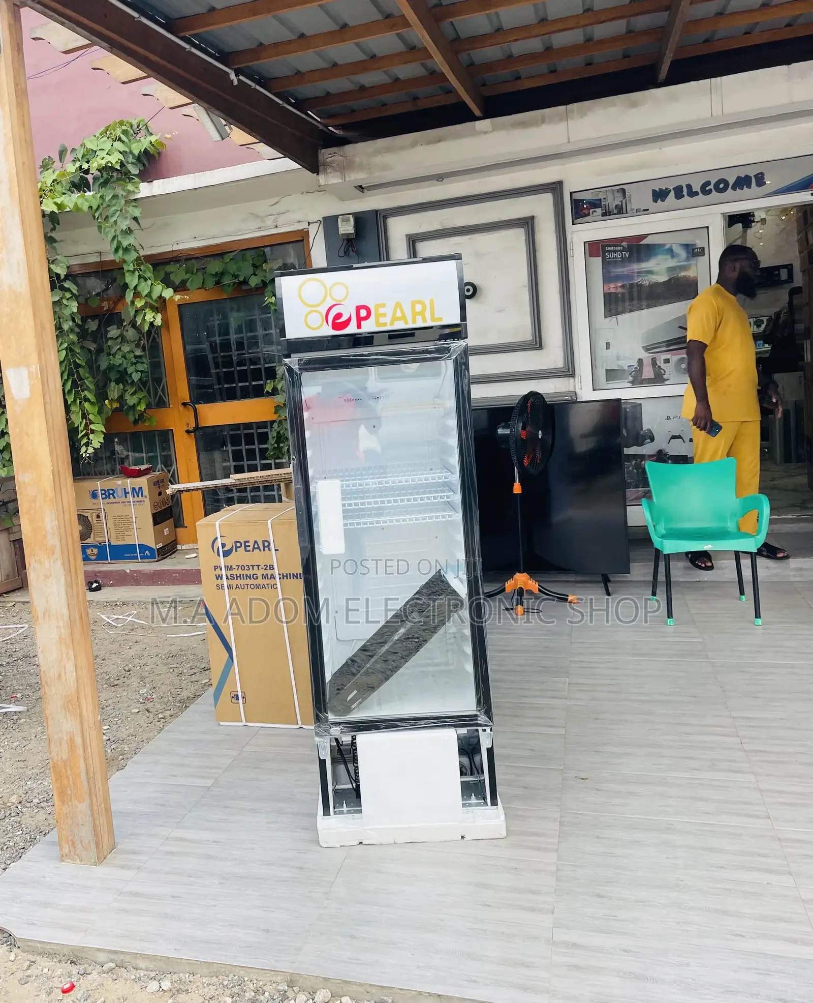 Fast Cooling Pearl PVC-316-2b Single Door Display Fridge.