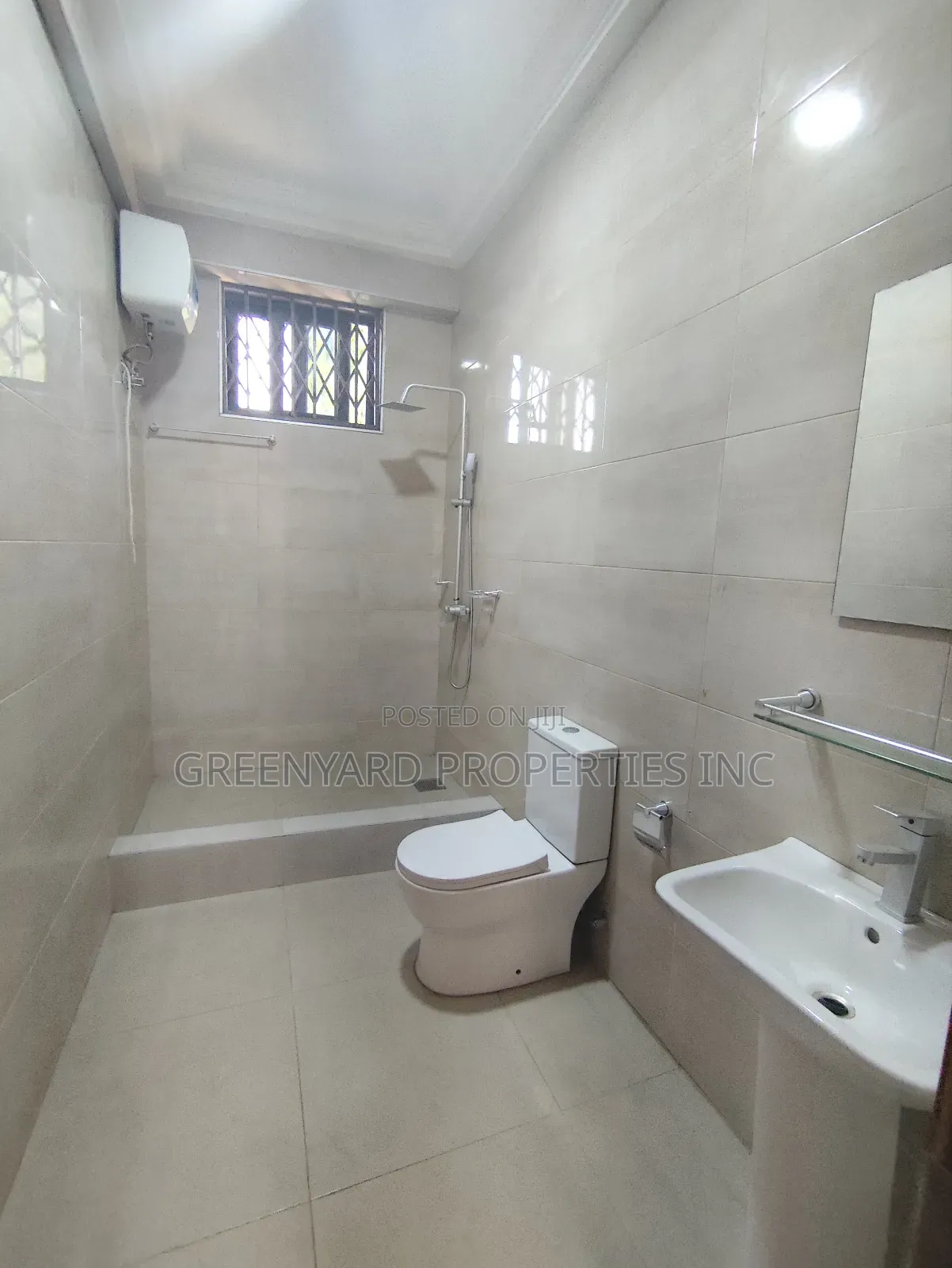 3bdrm Apartment in American House, East Legon for rent