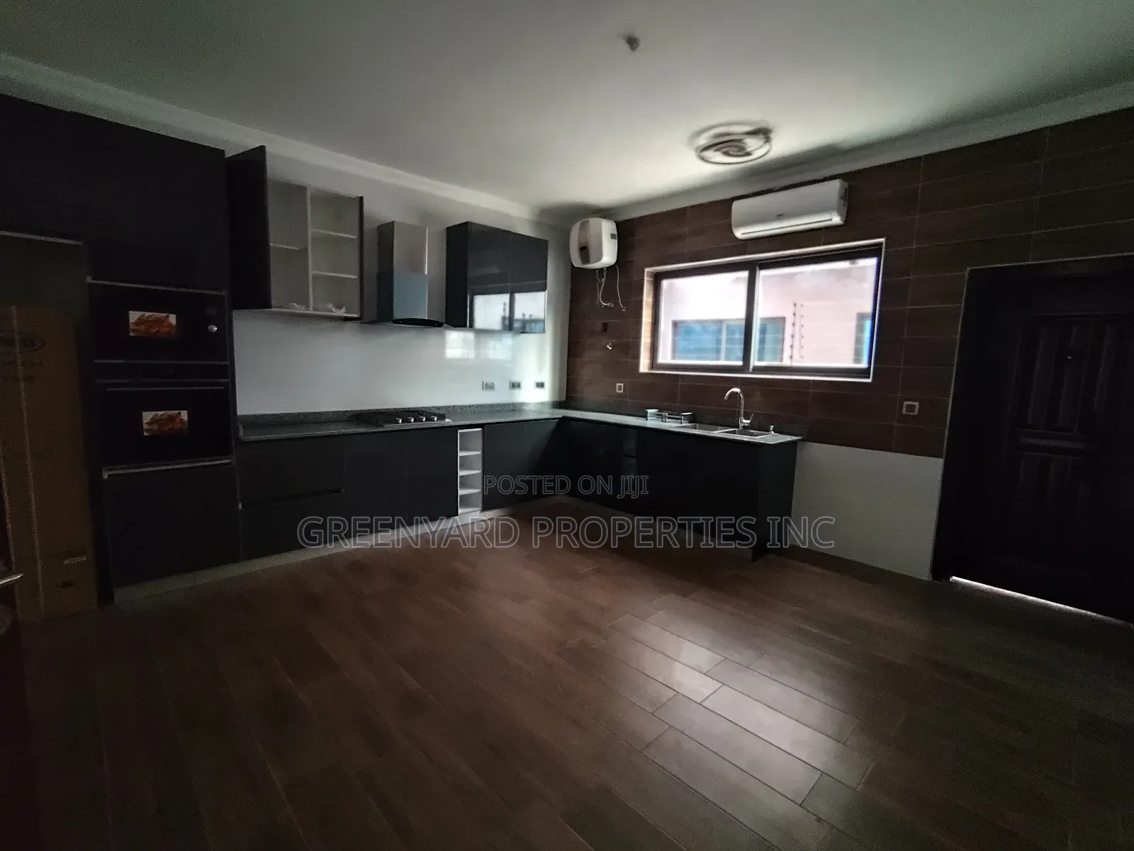 3bdrm Apartment in A&C, East Legon for rent