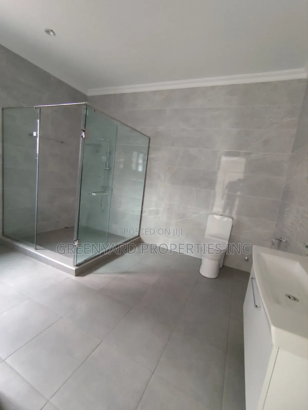 3bdrm Apartment in A&C, East Legon for rent