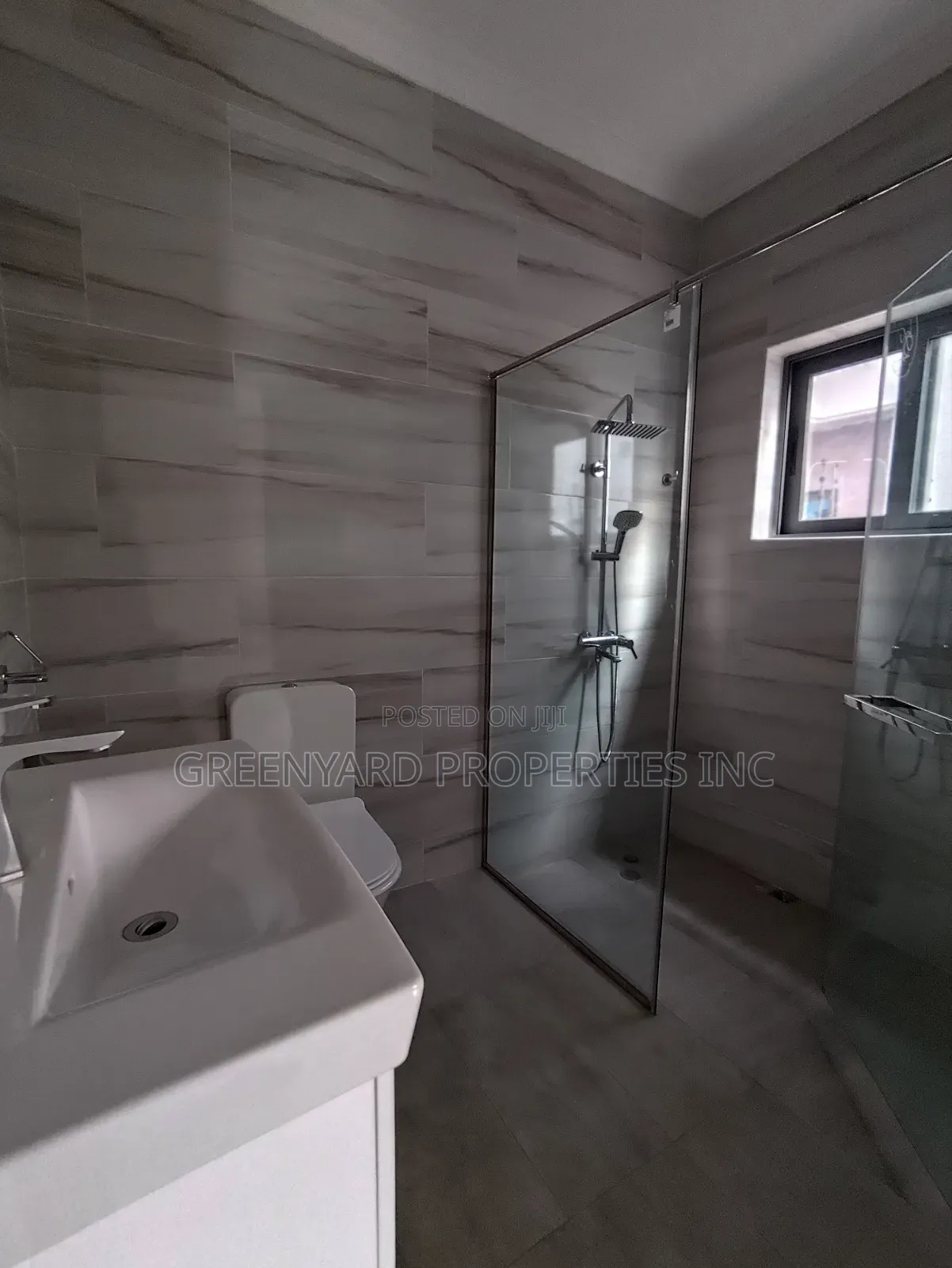 3bdrm Apartment in A&C, East Legon for rent
