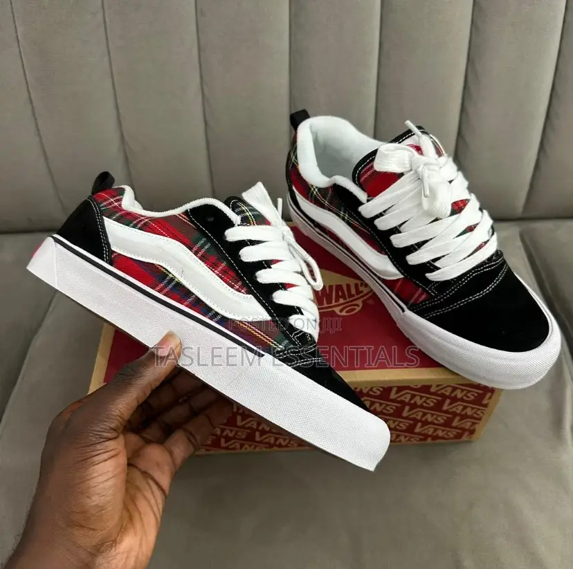 Vans Off Da Wall