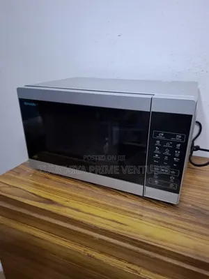 20.L Sharp Digital Microwave With Grill From Uk