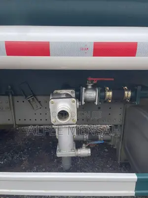 Sinotruk 6x4 Water Tanker Cif to Tema Port (With Shipment)