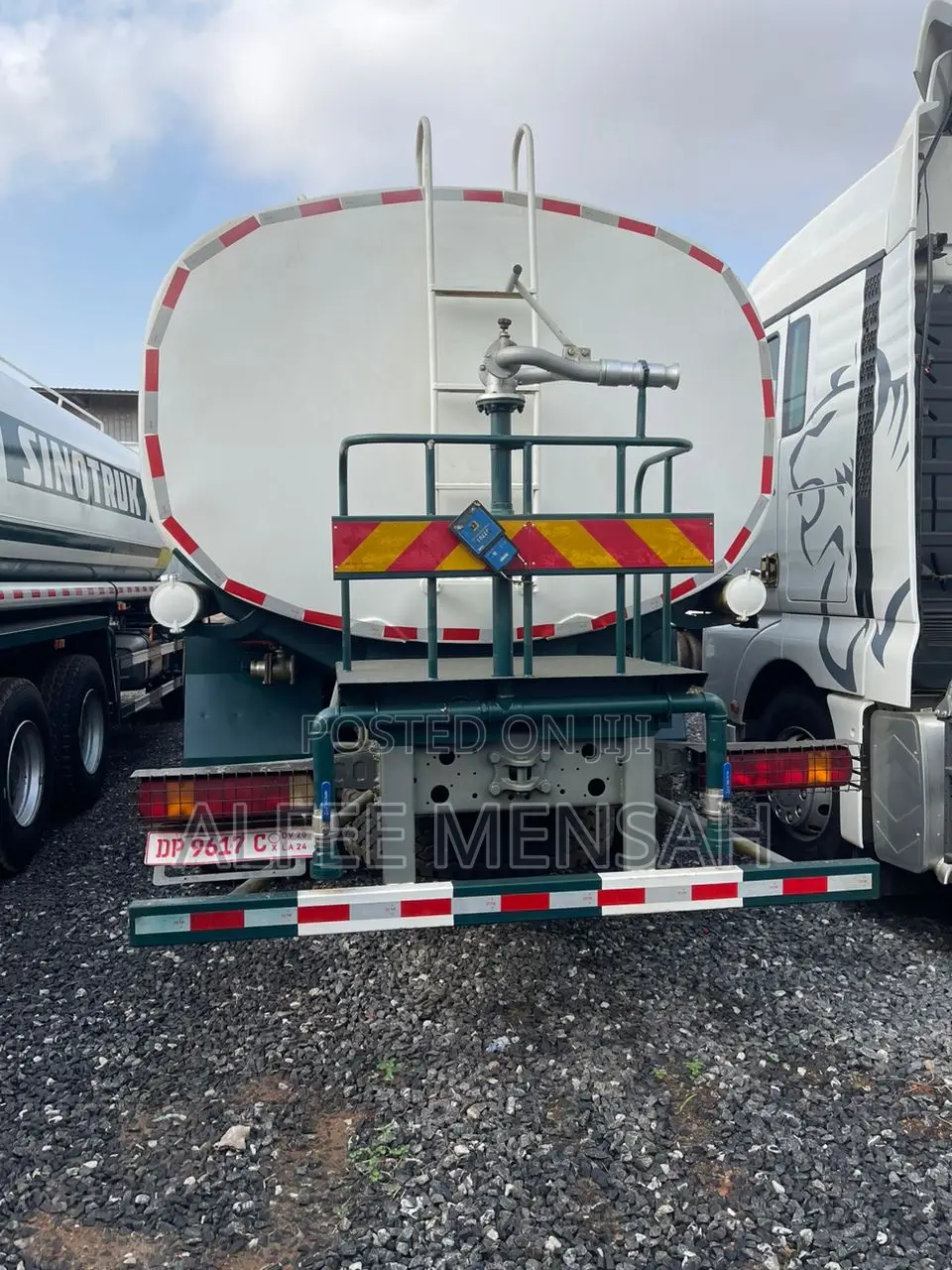 Sinotruk 6x4 Water Tanker Cif to Tema Port (With Shipment)