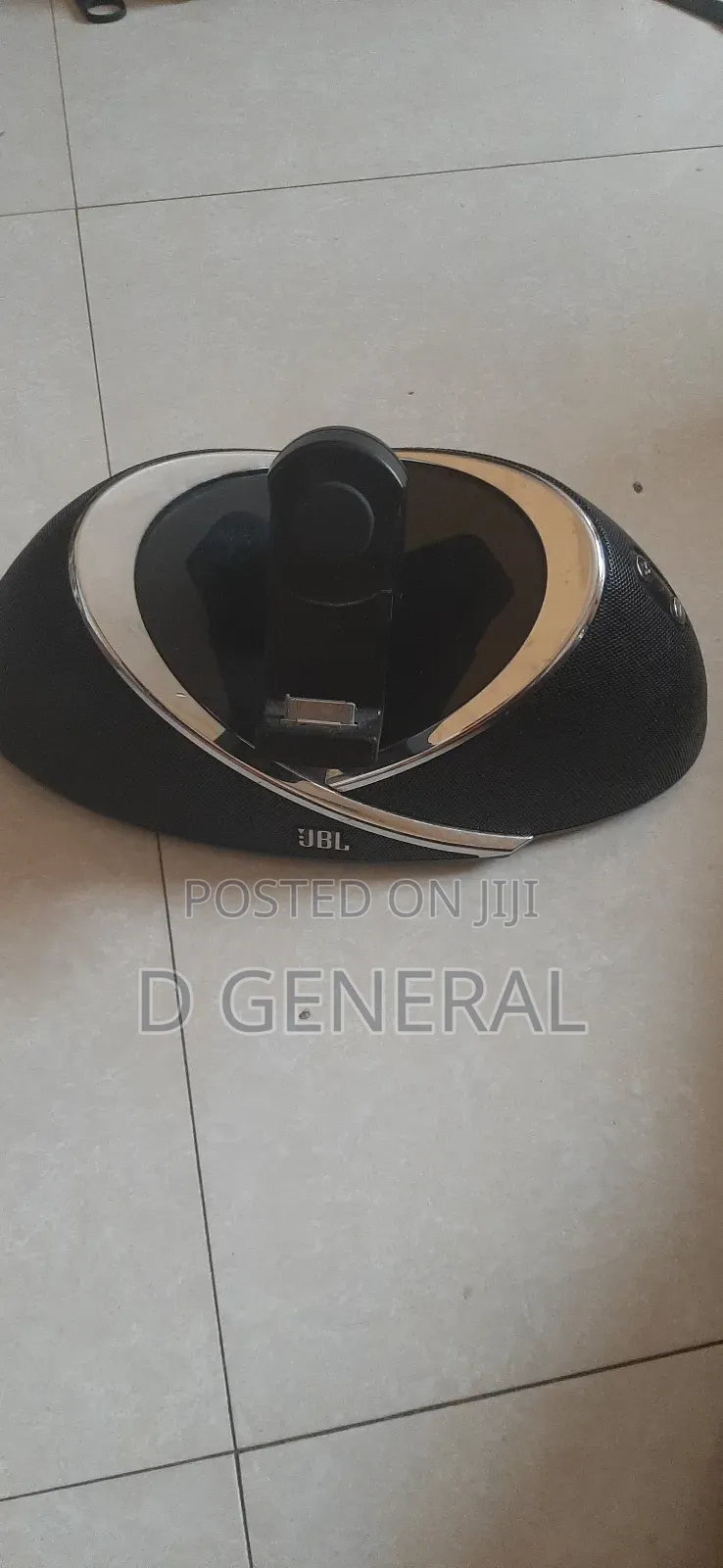 JBL Onbeat Air. iPod Docker