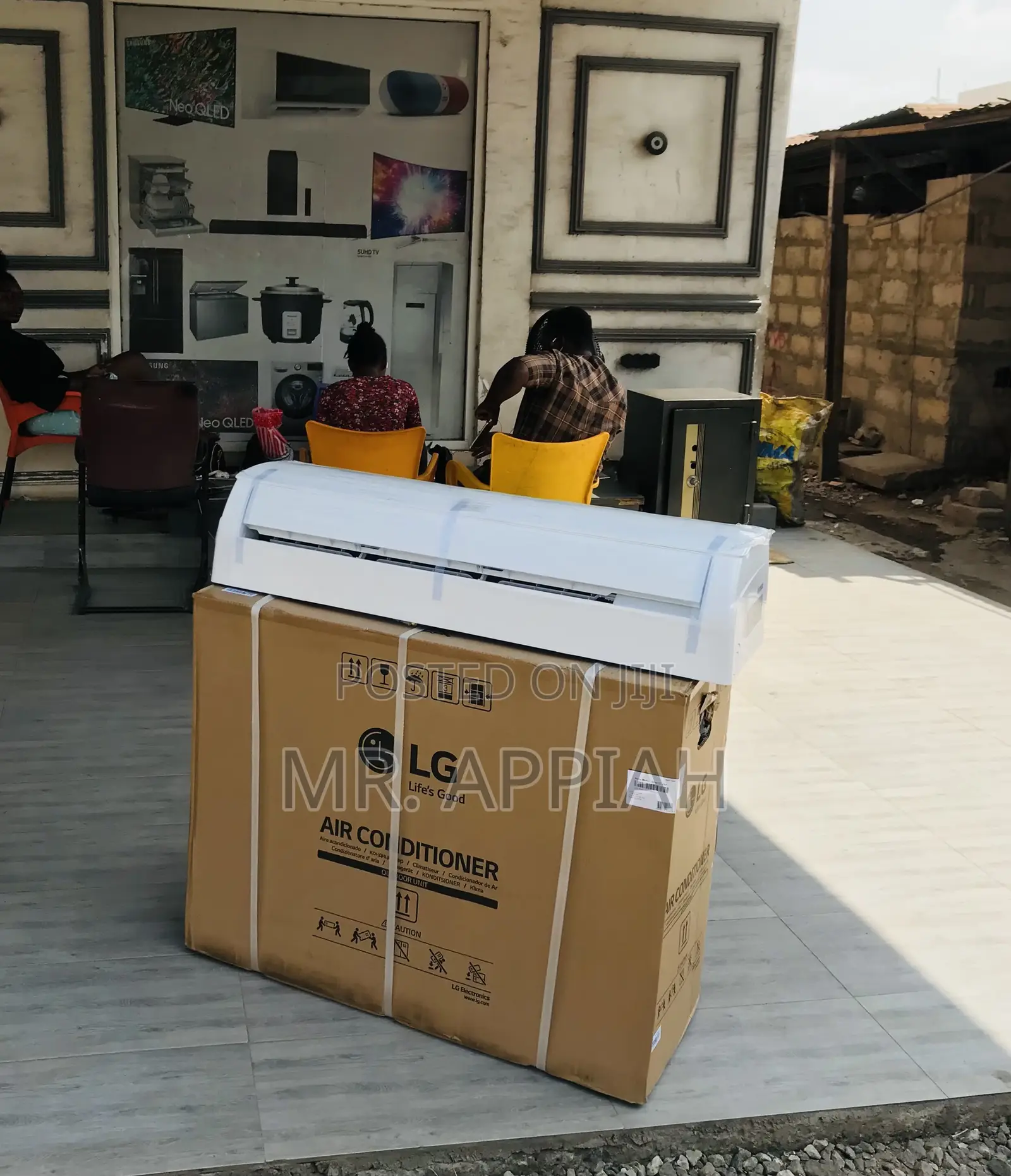 Fast Chilling LG S12ATC1.5hp Split Inverter Air Conditioner