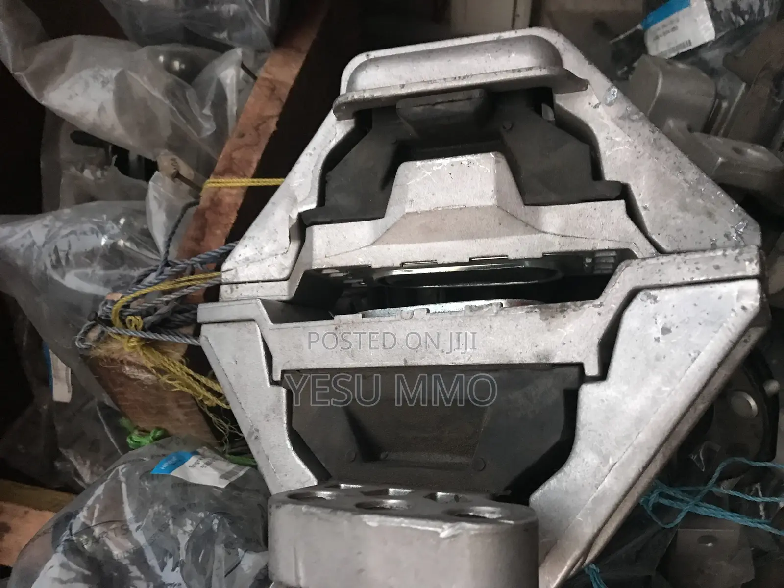 Equinox 2015 Engine Mount/Seat