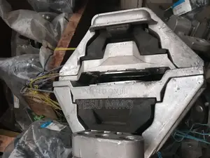 Equinox 2015 Engine Mount/Seat