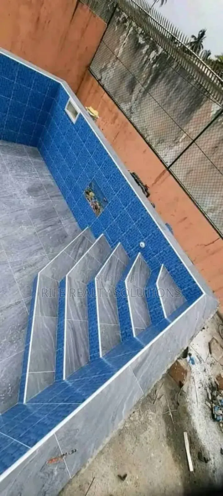Expert Swimming Pool Maintenance Construction Services