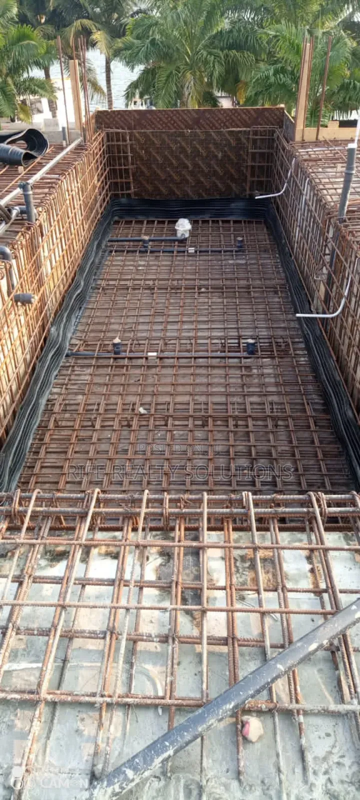 Expert Swimming Pool Maintenance Construction Services
