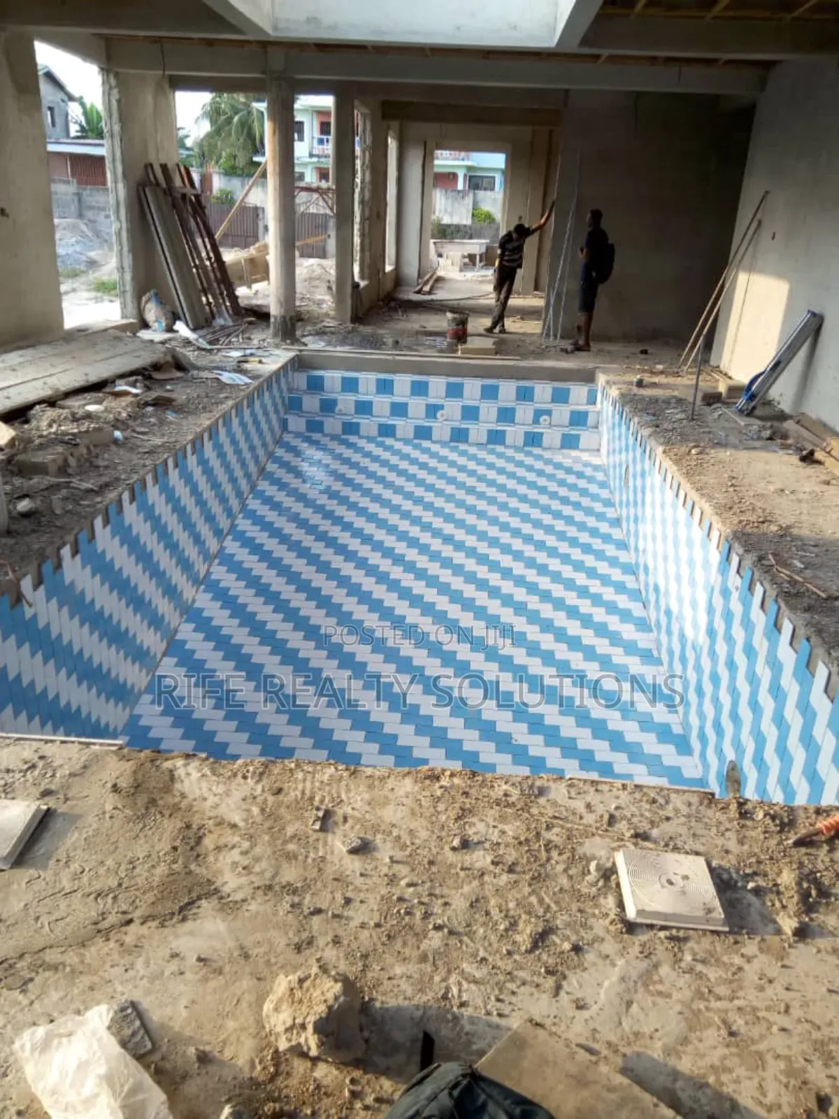 Expert Swimming Pool Maintenance Construction Services