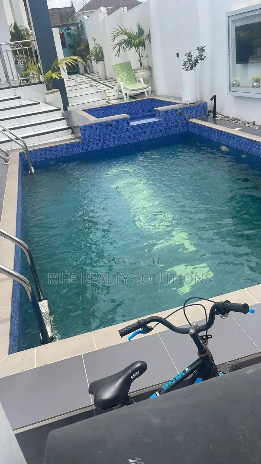Expert Swimming Pool Maintenance Construction Services