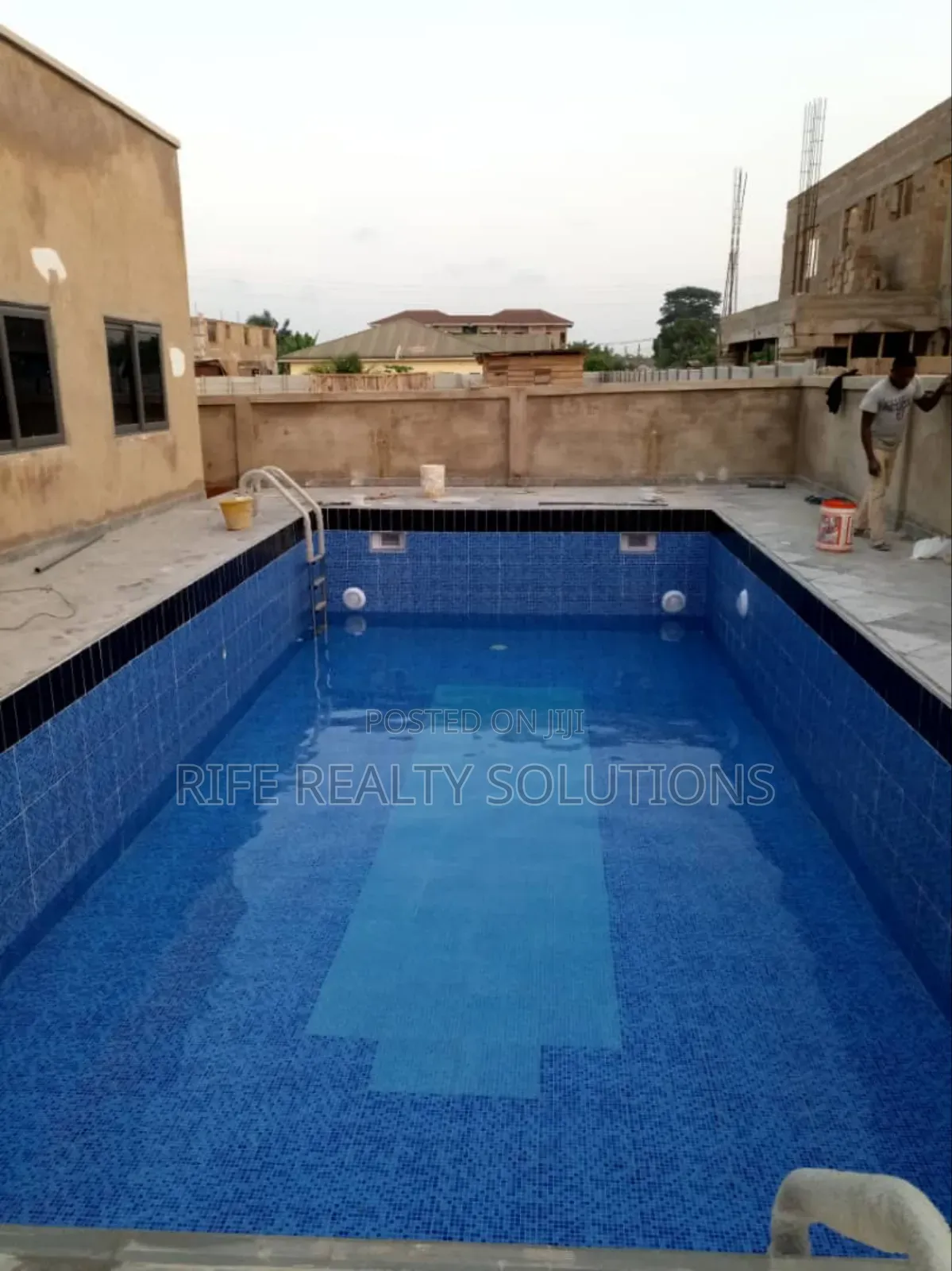 Expert Swimming Pool Maintenance Construction Services