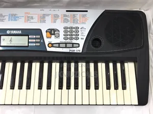 Yamaha PSR-175/ Keyboard _ Piano