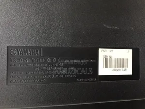 Yamaha PSR-175/ Keyboard _ Piano