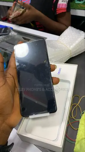 New Oppo Reno7 5G 256 GB Black