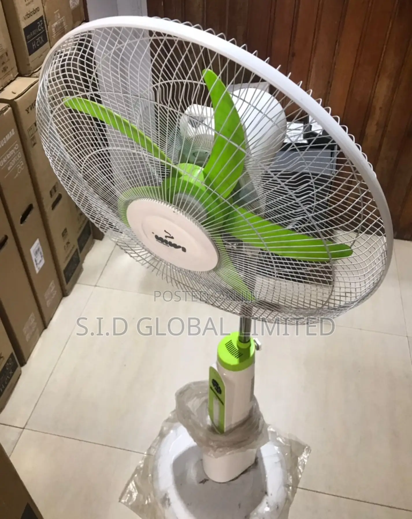Mesmeric IWIN 18'' Rechargeable Solar Stand FAN