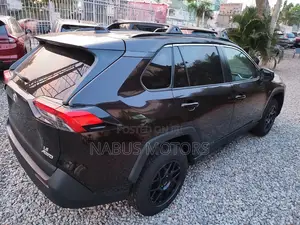 Toyota RAV4 LE 2021 Gray