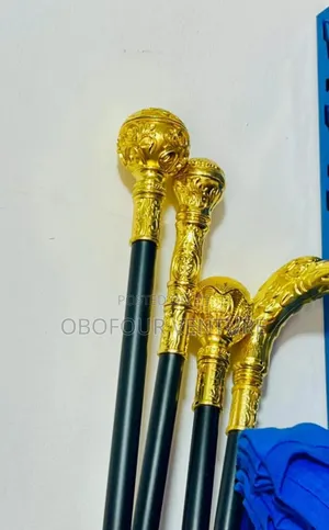 Men's Stylish Crafted Walking Stick. Gold/Black 