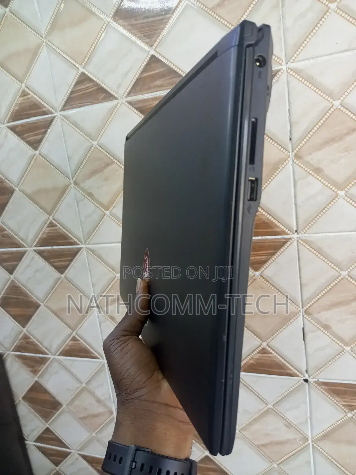 Laptop MSI GV62 7RC 8GB Intel Core I5 SSD 1T