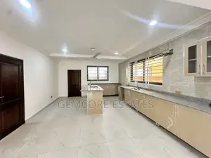 4bdrm House in Highways, Ashaley Botwe for sale