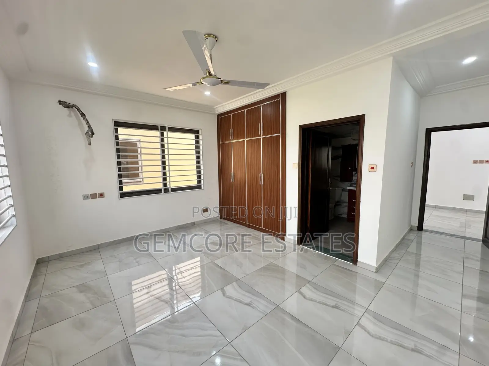 4bdrm House in Highways, Ashaley Botwe for sale