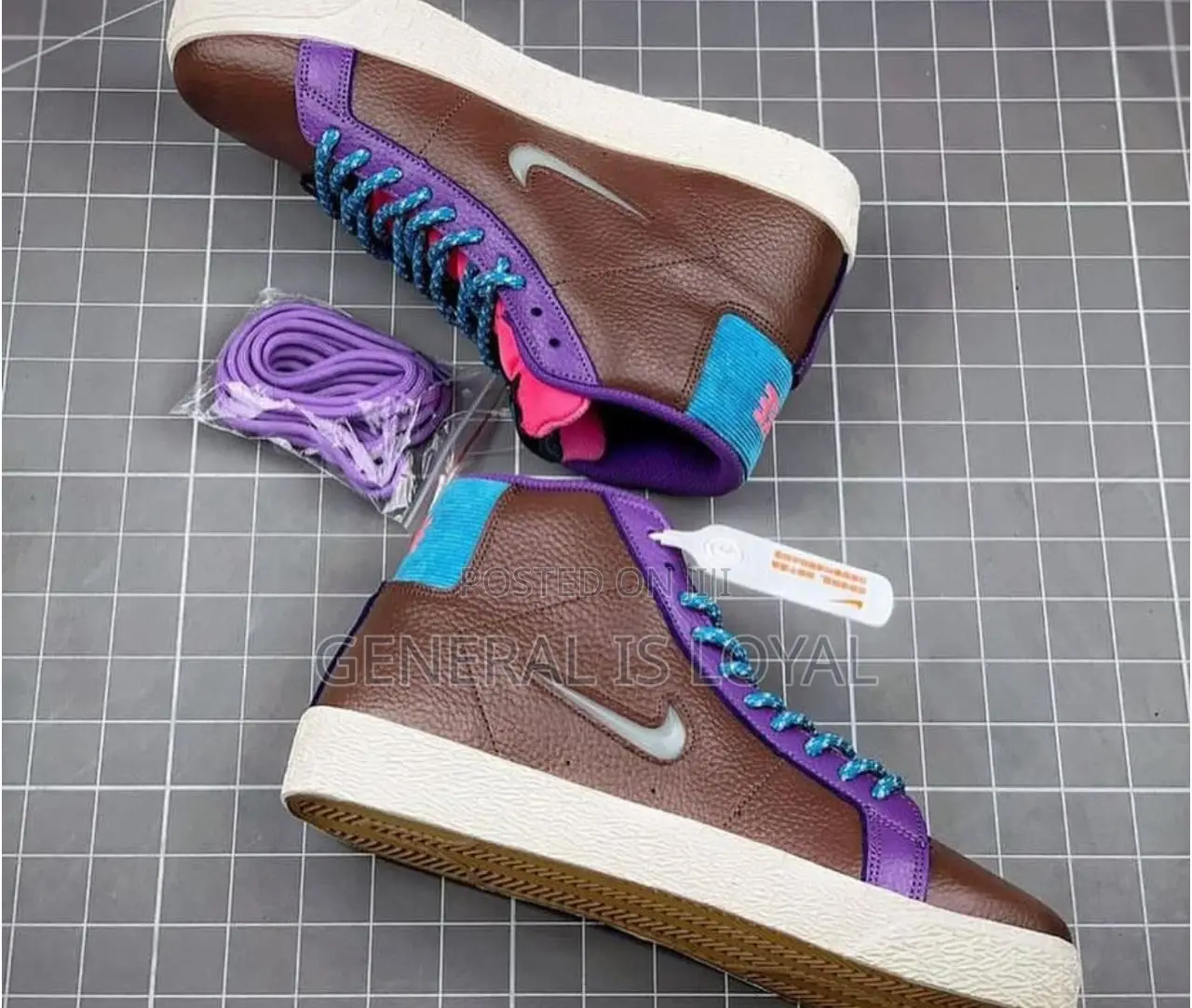Nike Sneaker