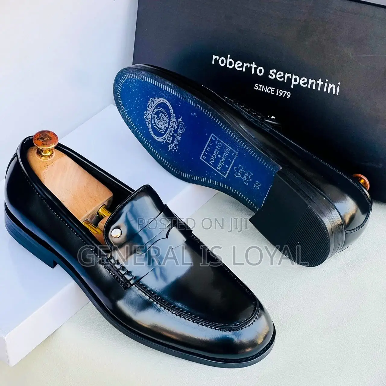 Roberto Serpentini Shoe