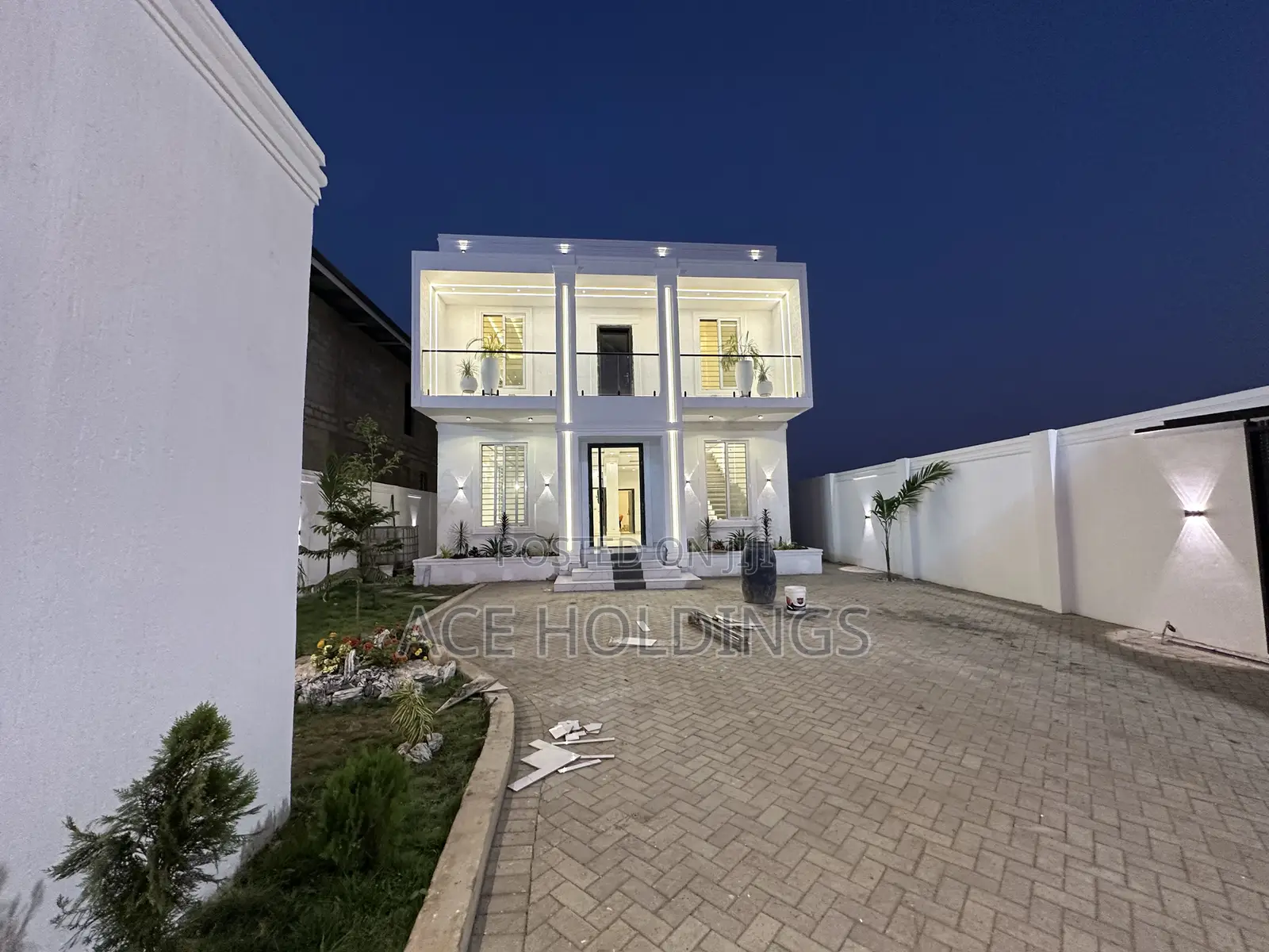 5bdrm House in East Legon Hills for sale