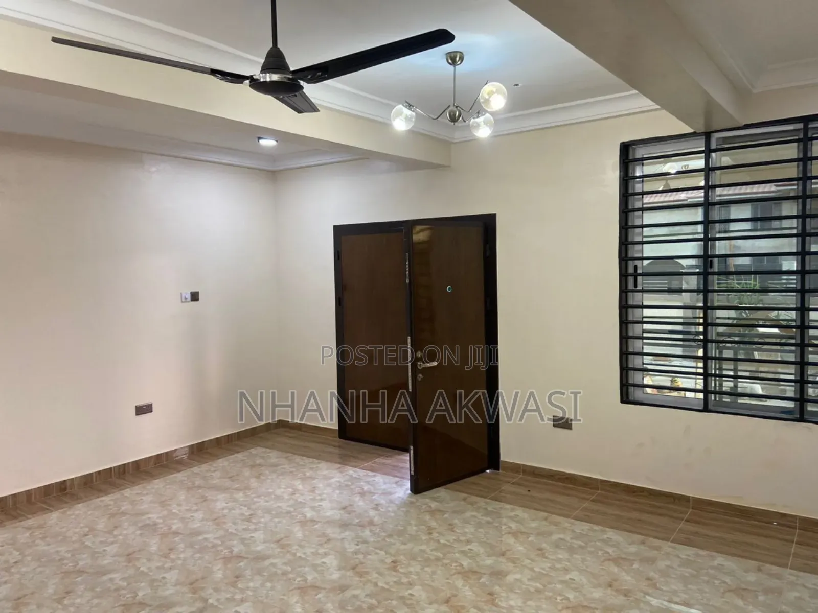 4bdrm Apartment in Community 20, Tema Metropolitan for rent