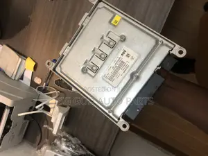 Mercedes-Benz S-Class W222 AMPLIFIER