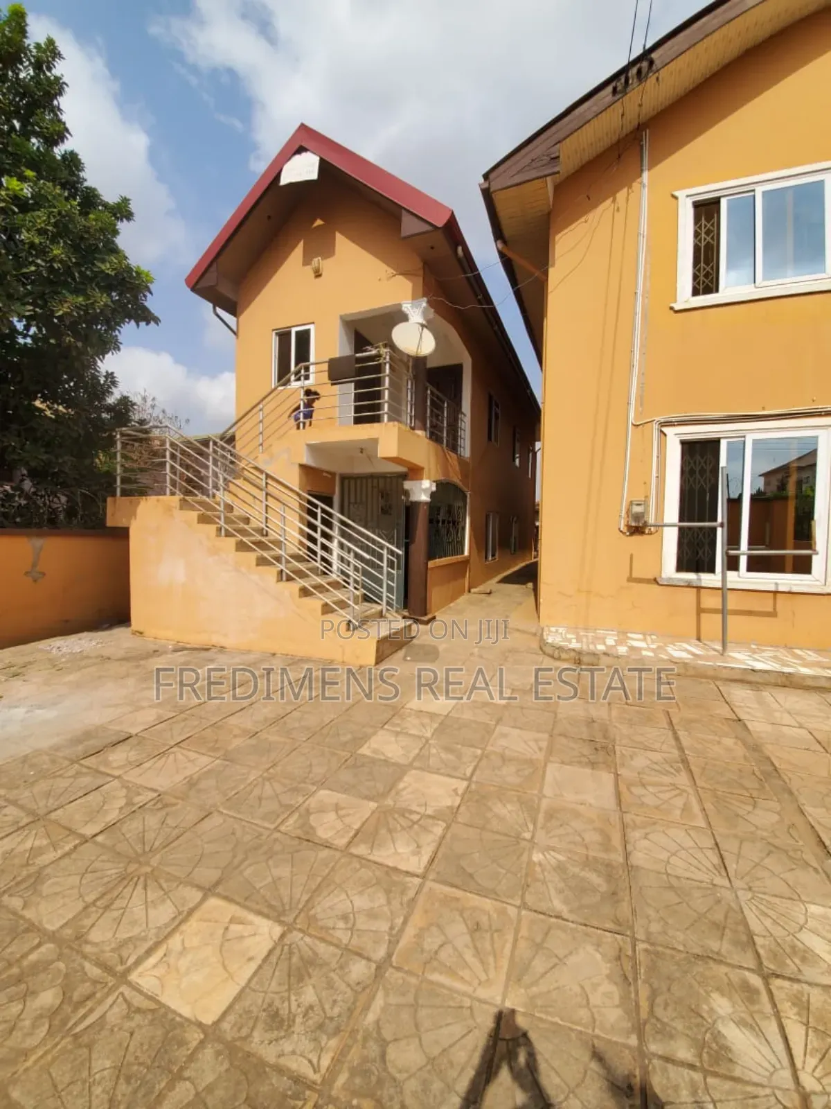 15bdrm Apartment in Fredimens Real, Kumasi Metropolitan for sale