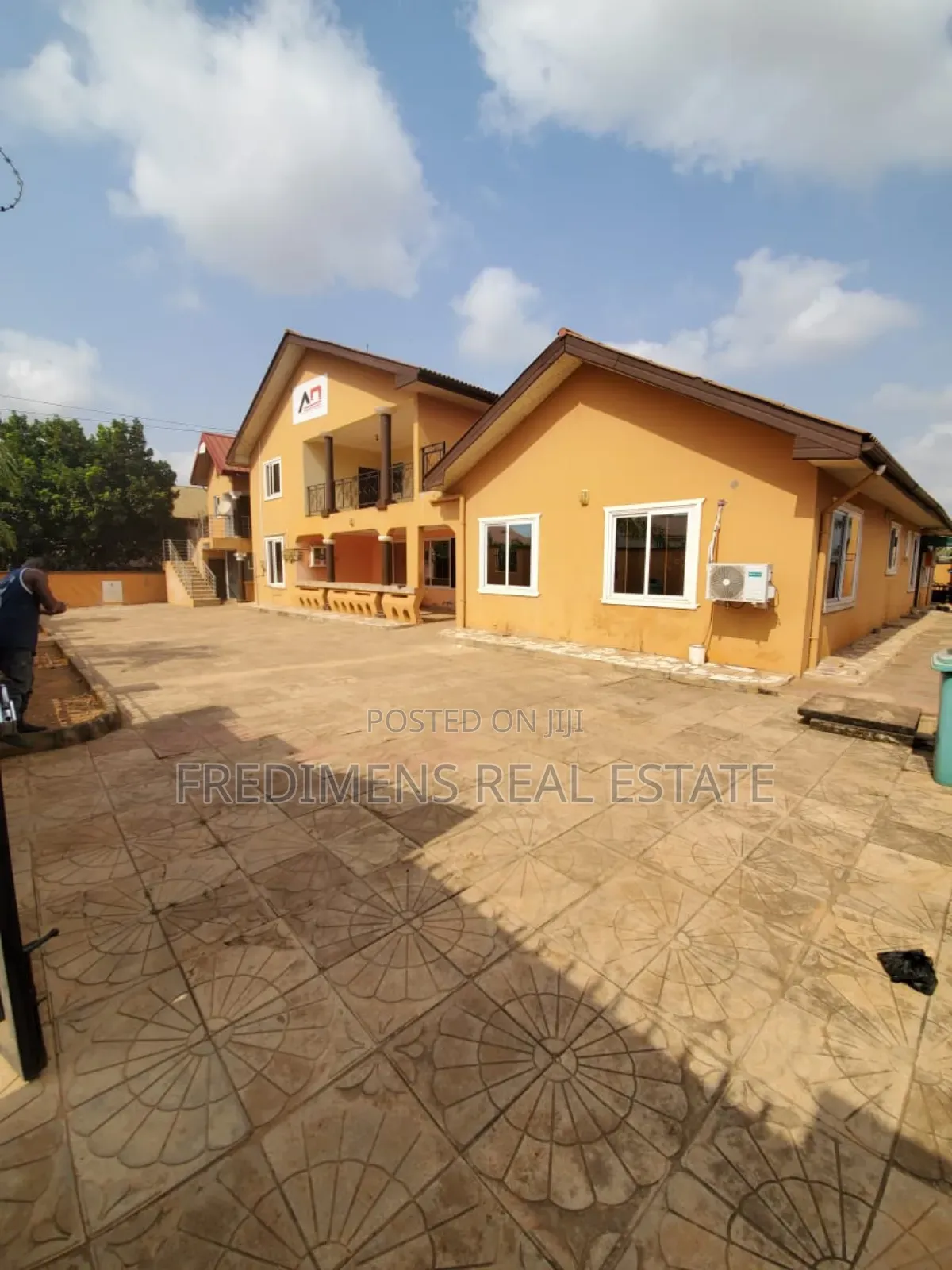 15bdrm Apartment in Fredimens Real, Kumasi Metropolitan for sale