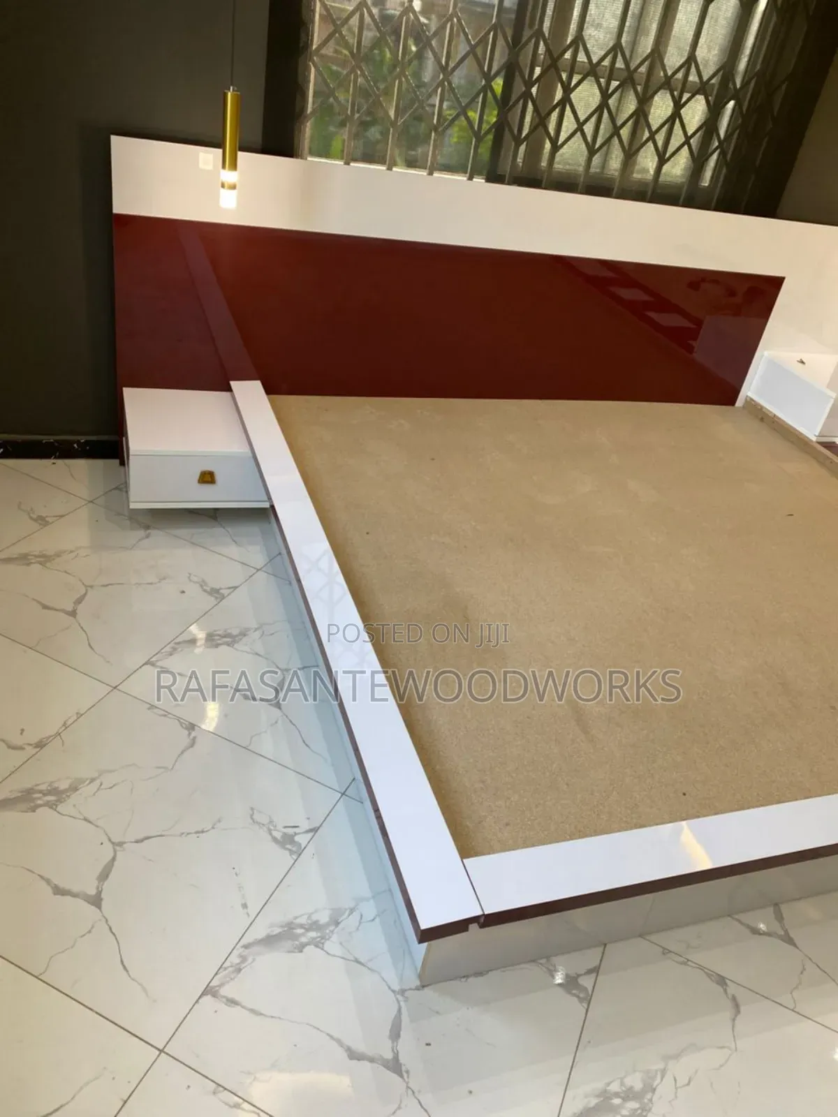 Raf Bed King Size With Grossly Laminated Plywood