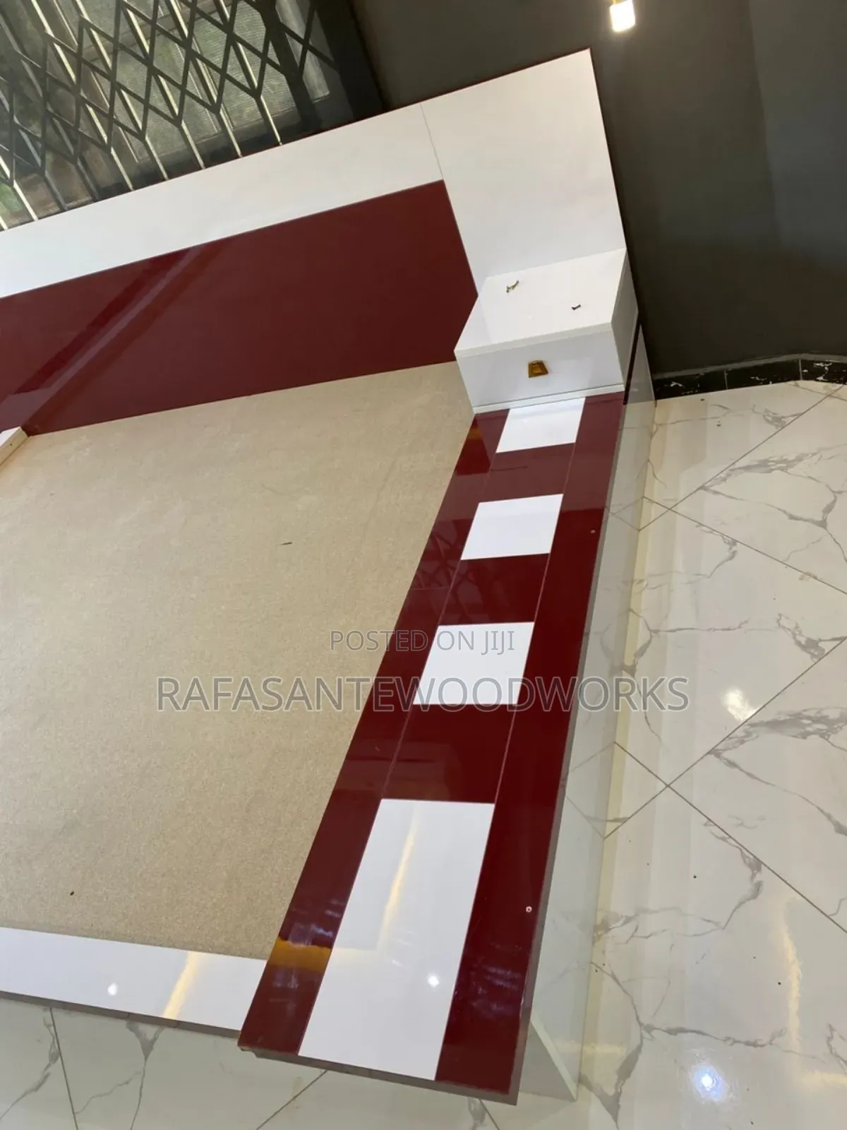 Raf Bed King Size With Grossly Laminated Plywood