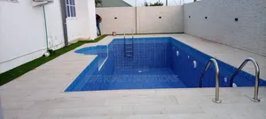 Expert Swimming Pool Maintenance Construction Services