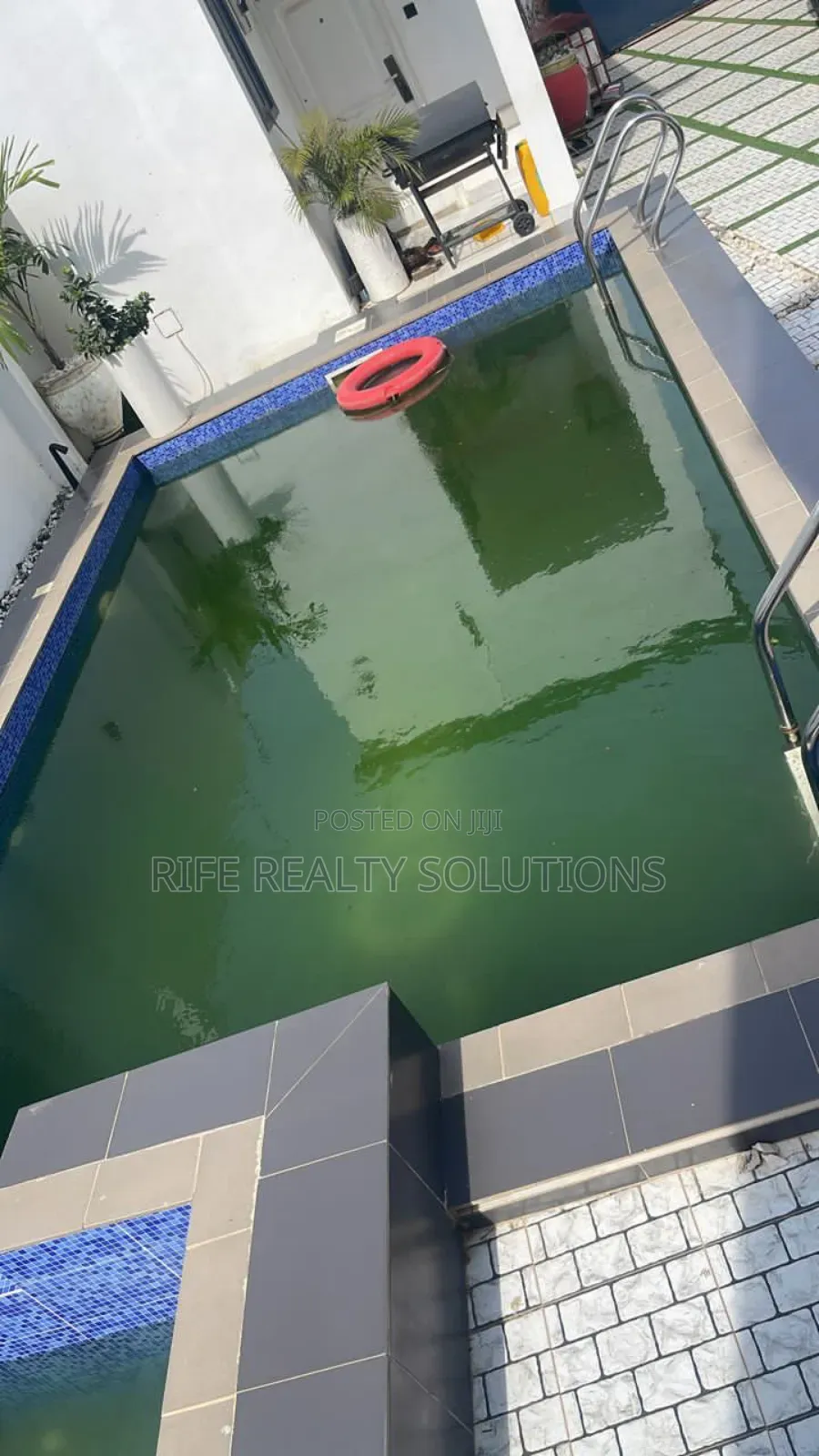 Expert Swimming Pool Maintenance Construction Services