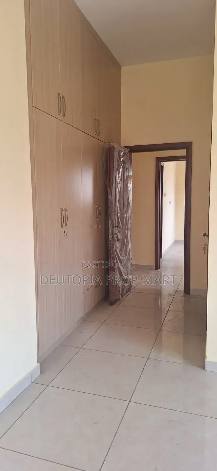 3bdrm House in Devtraco, Tema Metropolitan for rent