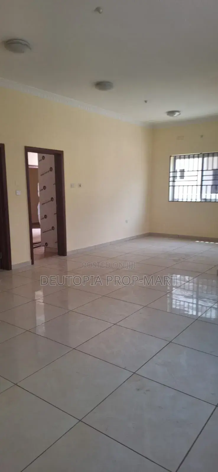 3bdrm House in Devtraco, Tema Metropolitan for rent