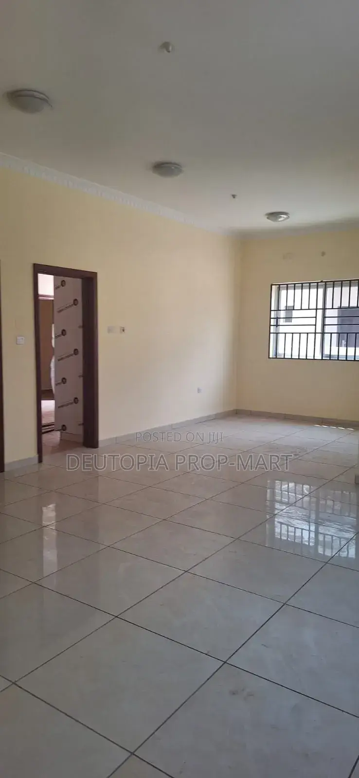 3bdrm House in Devtraco, Tema Metropolitan for rent