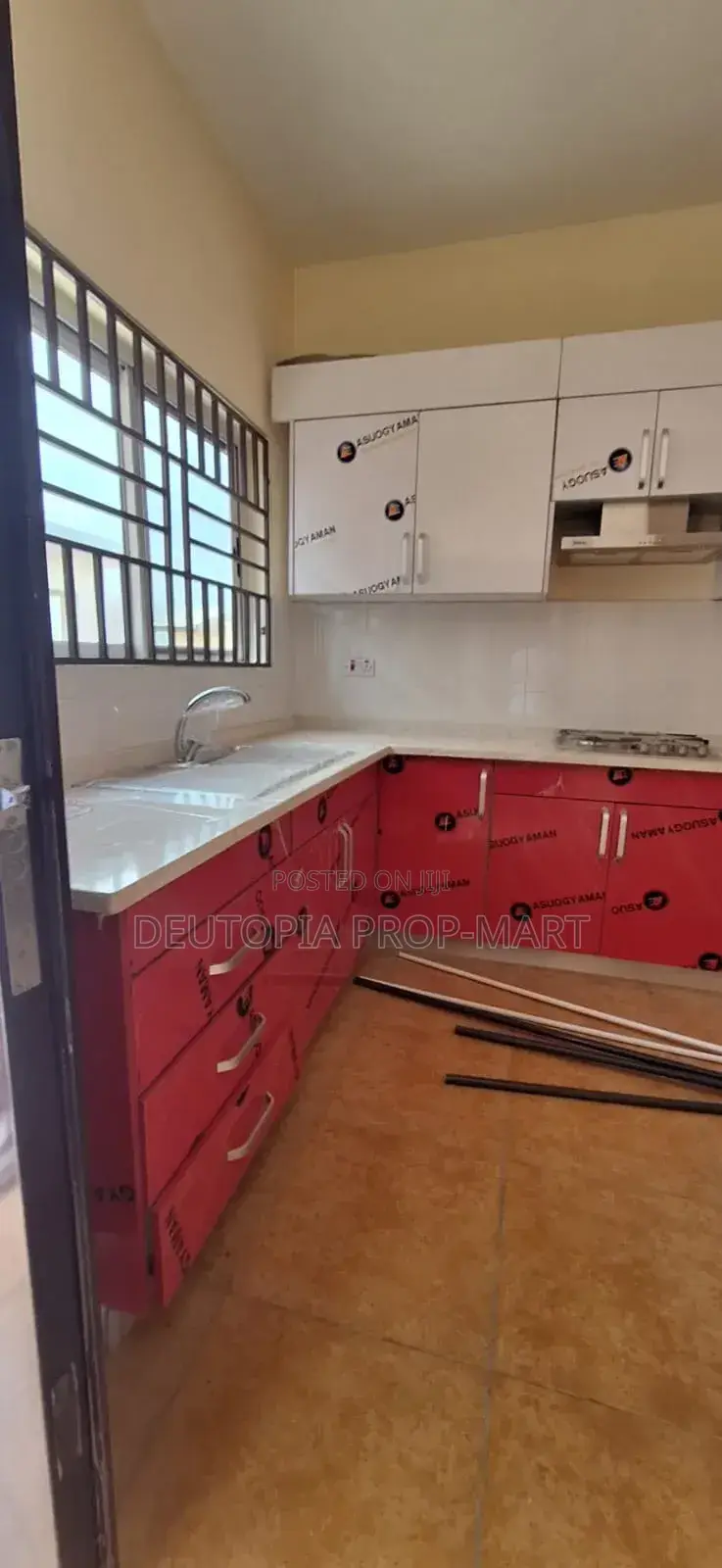 3bdrm House in Devtraco, Tema Metropolitan for rent