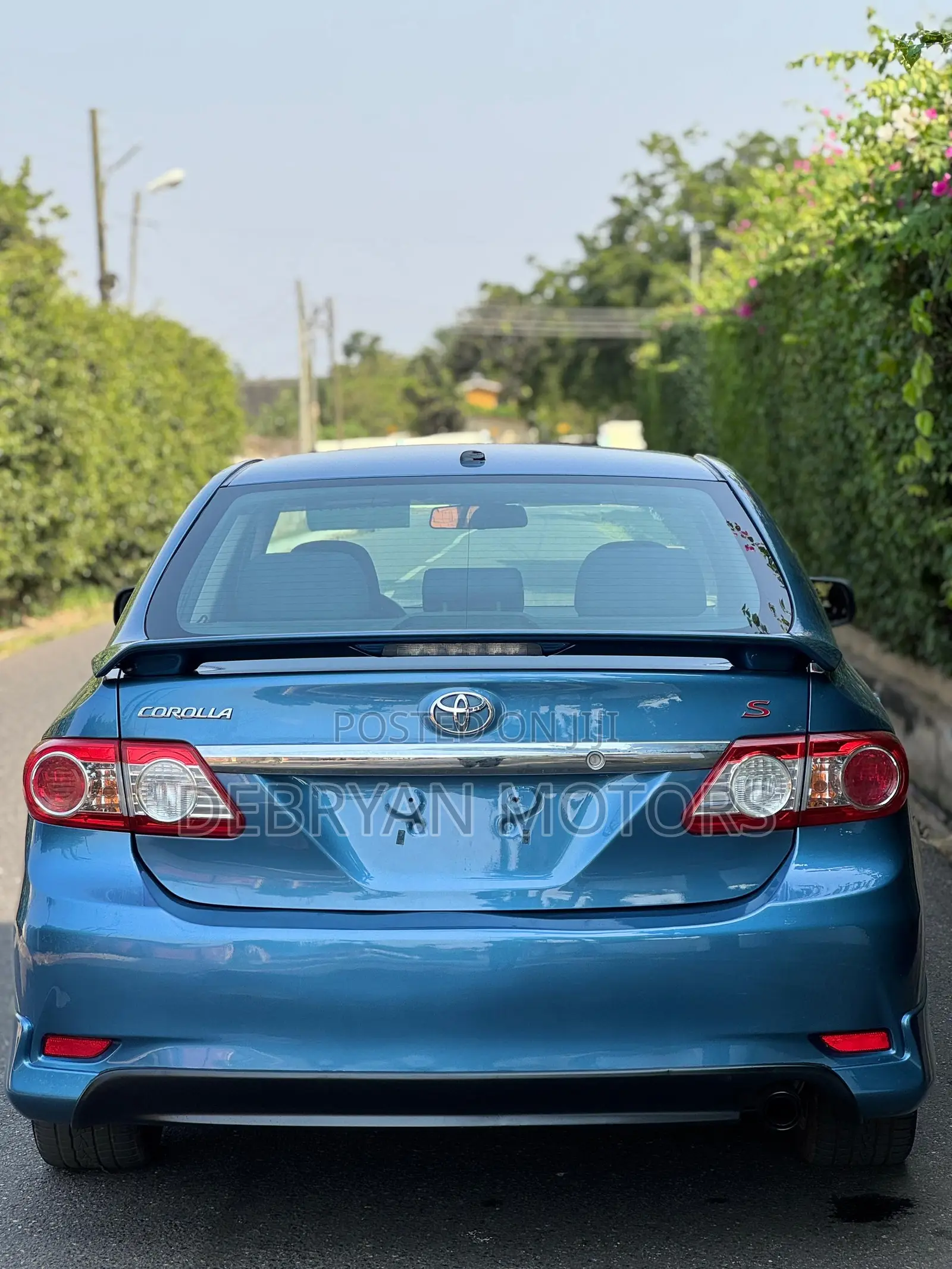 Toyota Corolla S 5-Speed 2013 Blue