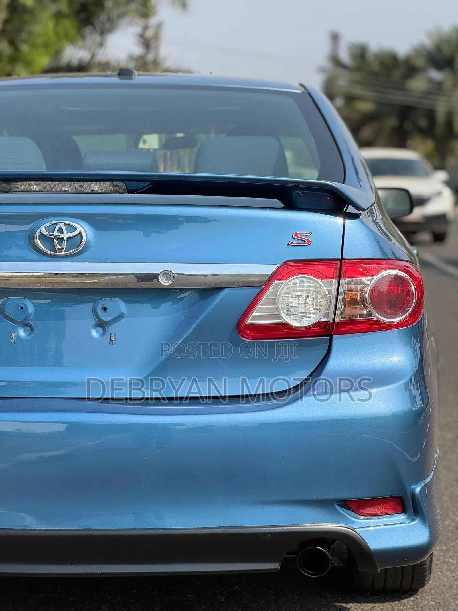 Toyota Corolla S 5-Speed 2013 Blue