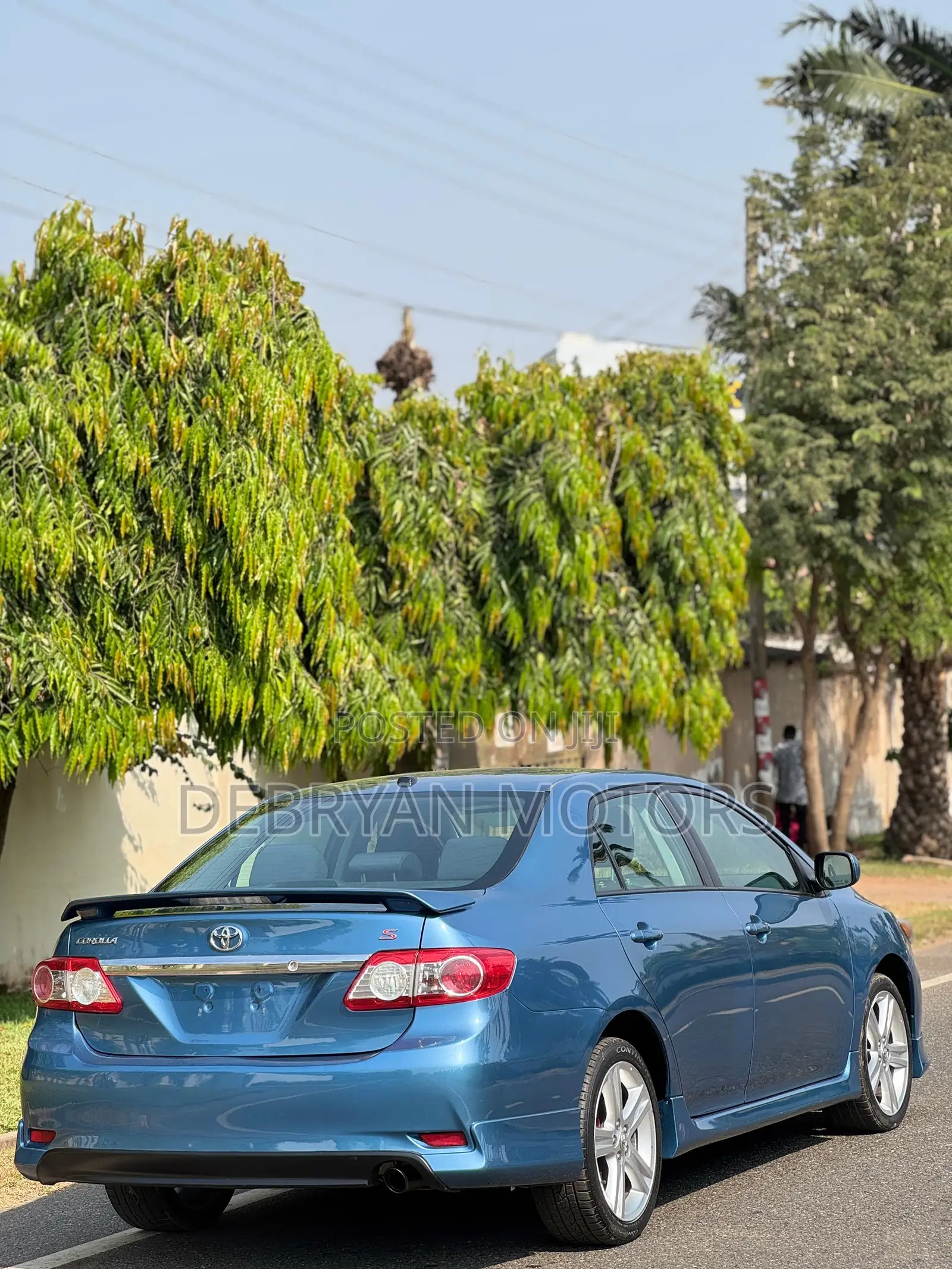 Toyota Corolla S 5-Speed 2013 Blue