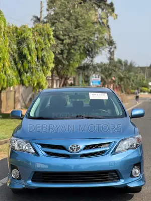 Toyota Corolla S 5-Speed 2013 Blue