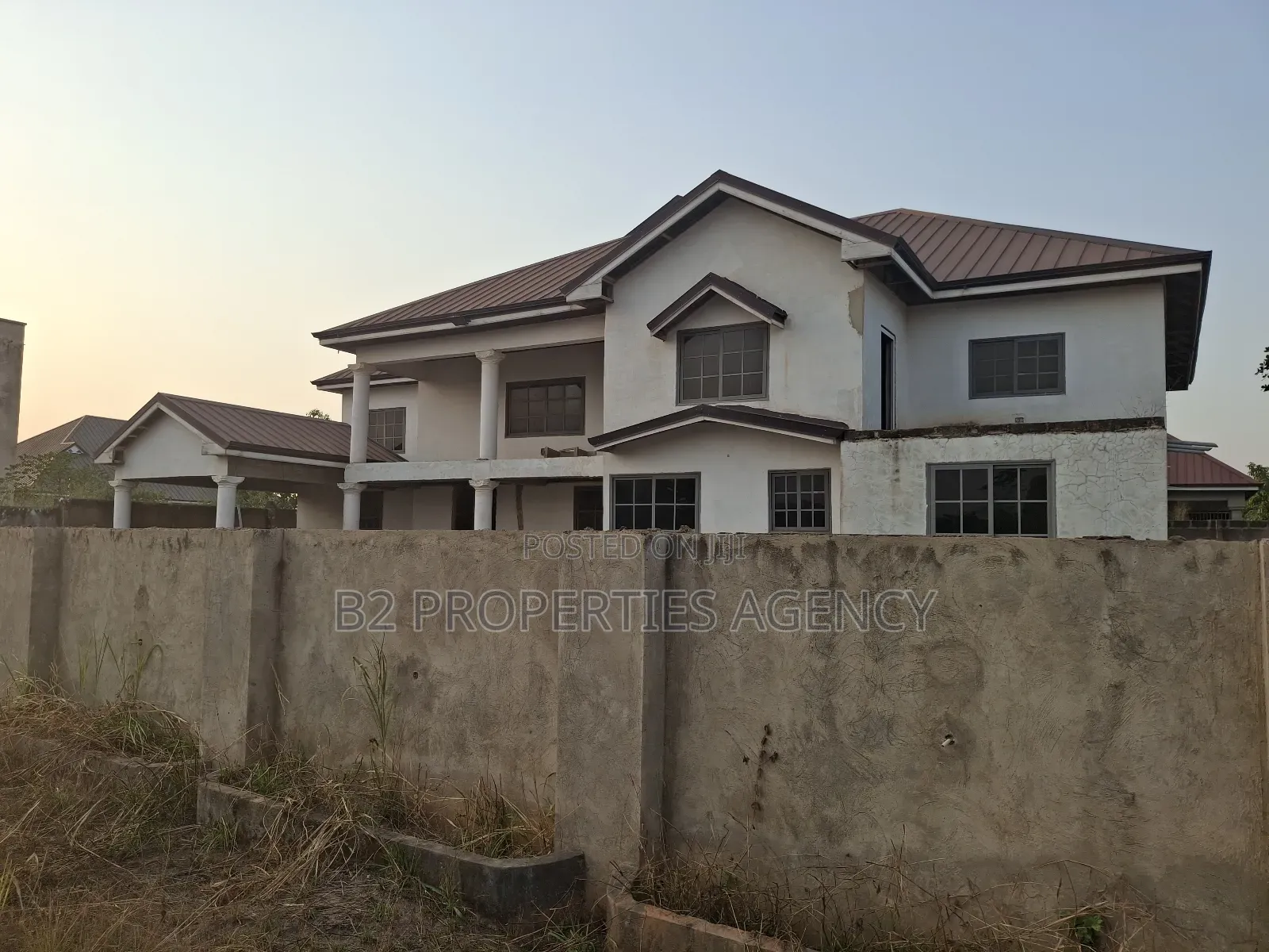 10bdrm Mansion in B2 Pproperties, Kumasi Metropolitan for sale