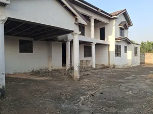 10bdrm Mansion in B2 Pproperties, Kumasi Metropolitan for sale